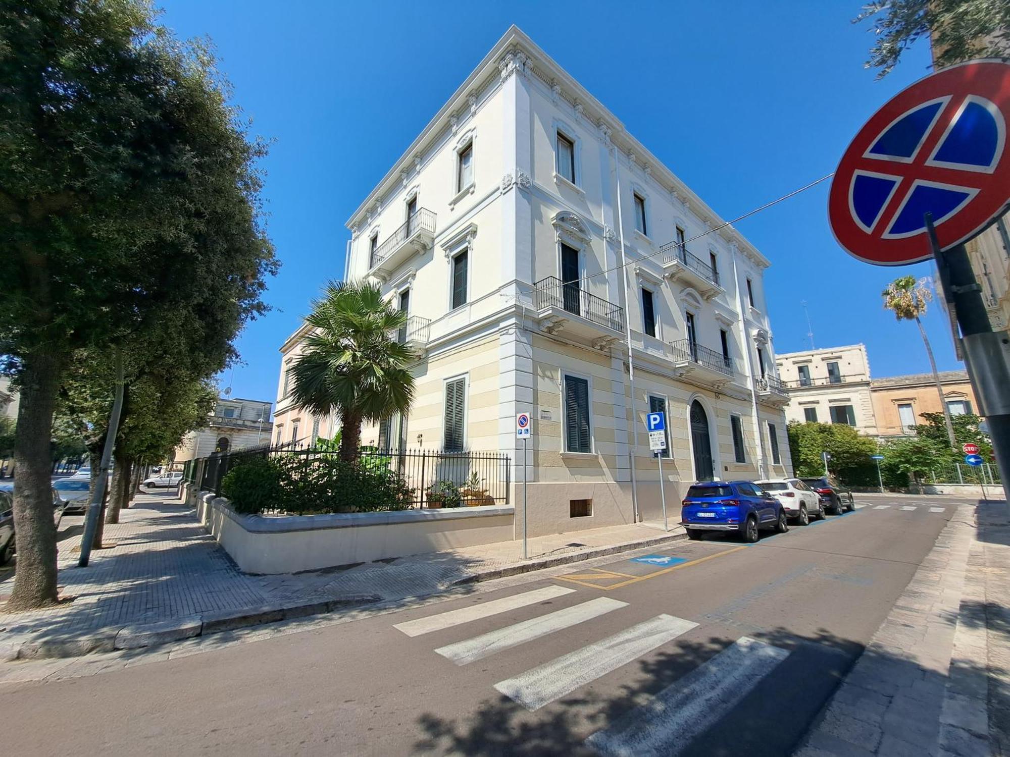 Palazzo Castellano Panzió Lecce Kültér fotó